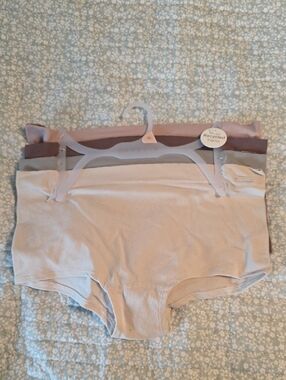 4-Pack Seamless High-Waist Briefs in Neutral Shades